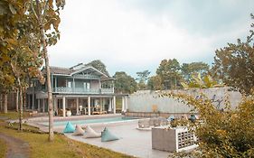 Villa Holy By The Villas 100